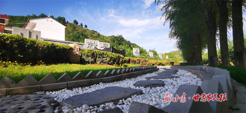 東華鎮(zhèn)裕光村一角張小兵攝.jpg