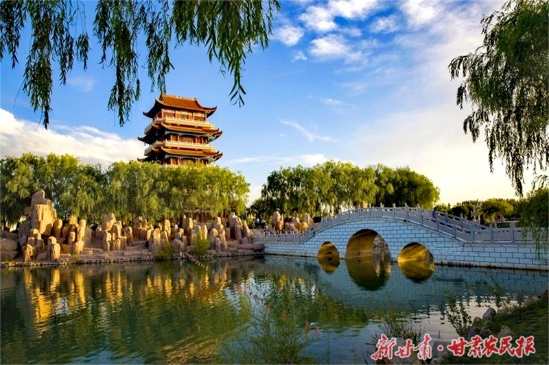 玉門市玉澤湖公園一角（玉門市委宣傳部供圖）.jpg