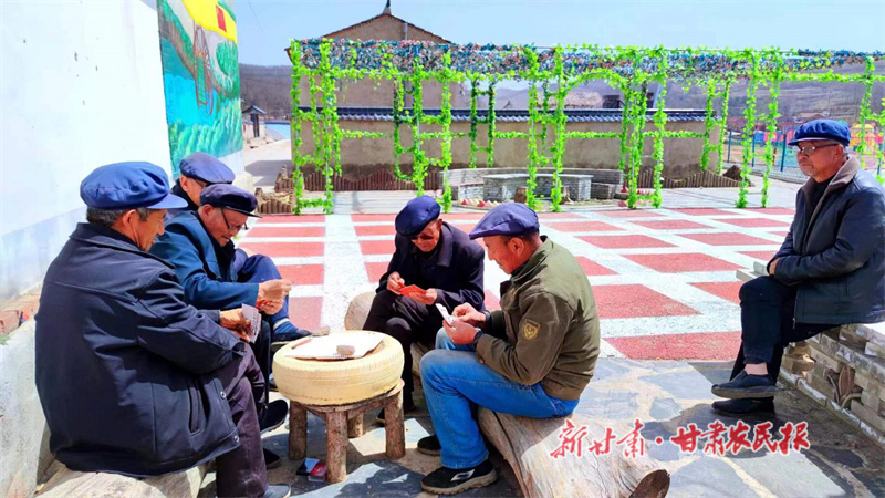 老漢打牌.jpg