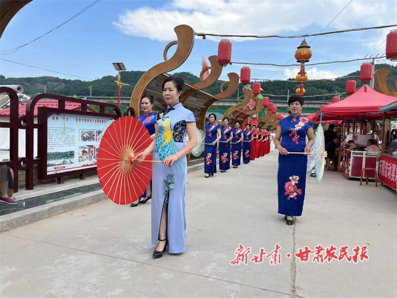 朱家坡村“旗袍秀” 2023年7月 王歡拍攝.jpg