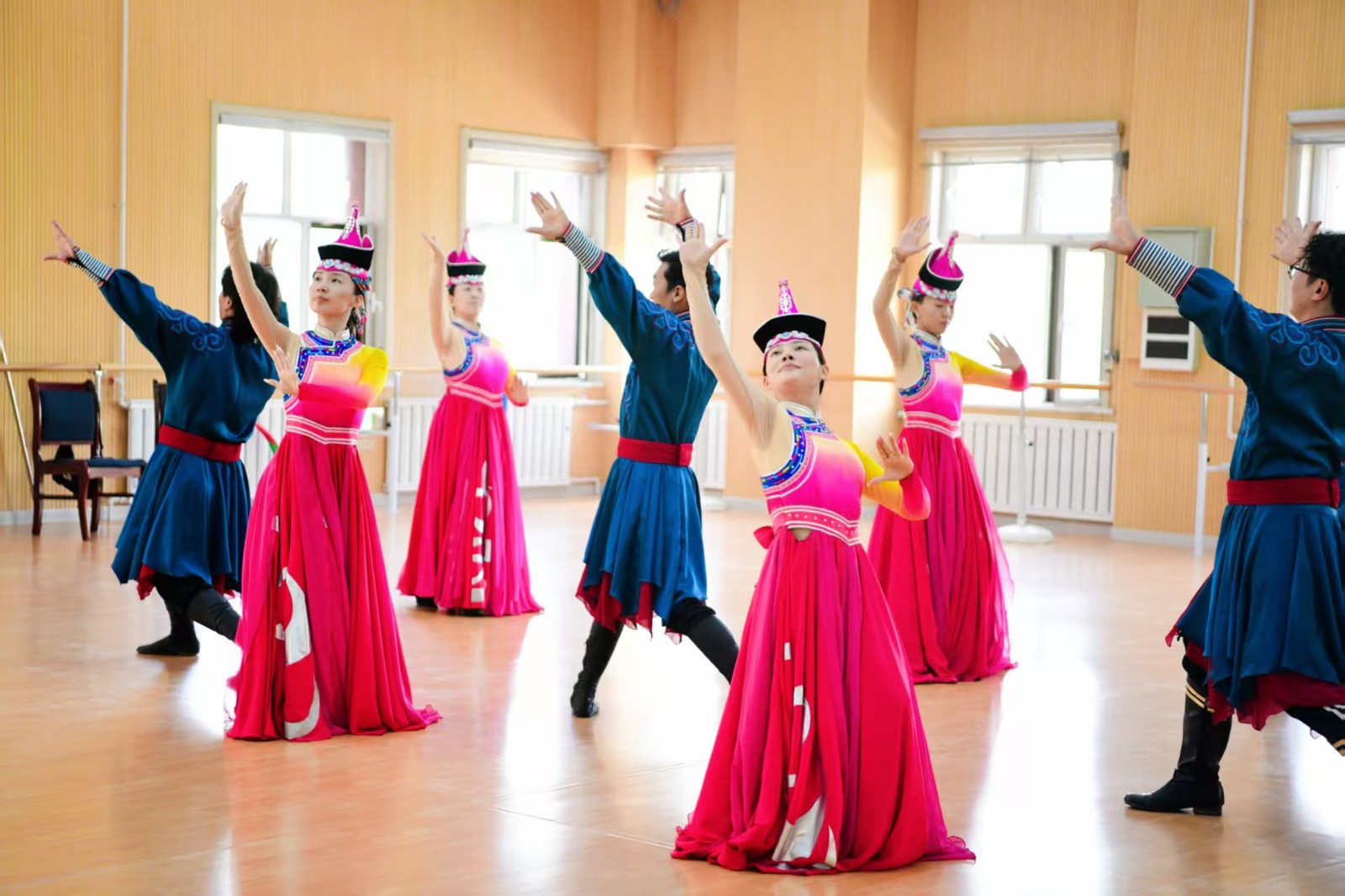 Q(EY法治邊疆行配圖)烏蘭牧騎:奏響民(43273729)-20250910151115 Q(EY法治邊疆行配圖)烏蘭牧騎:奏響民(43273729)-20250910151115