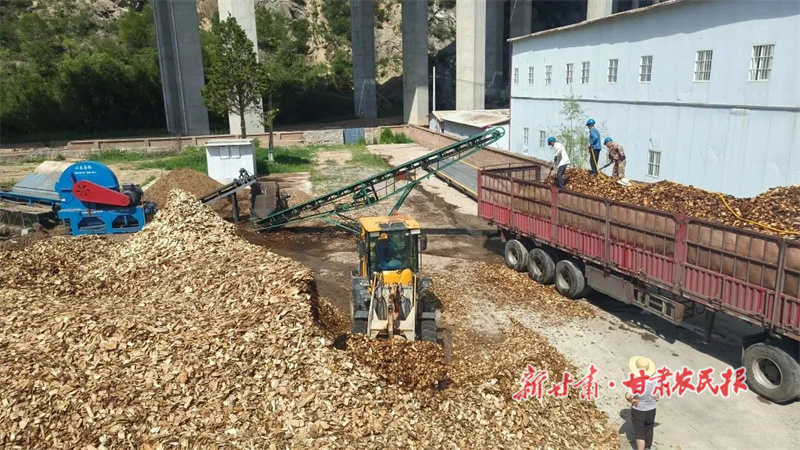 1758110294780386.jpg 1757406422422044796.jpg