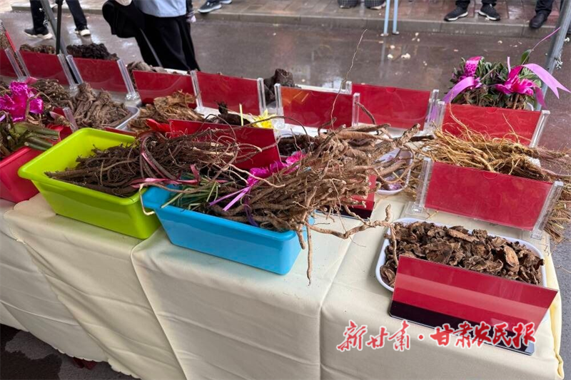 1759133793883178.png hxfsj02.png