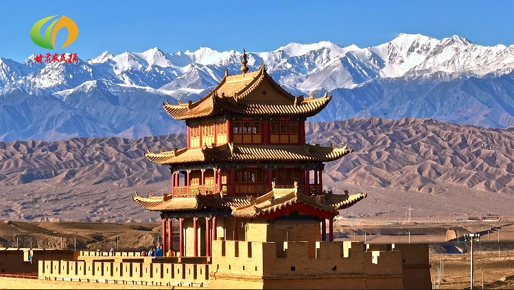 【請欣賞】航拍嘉峪關(guān)城樓雪山