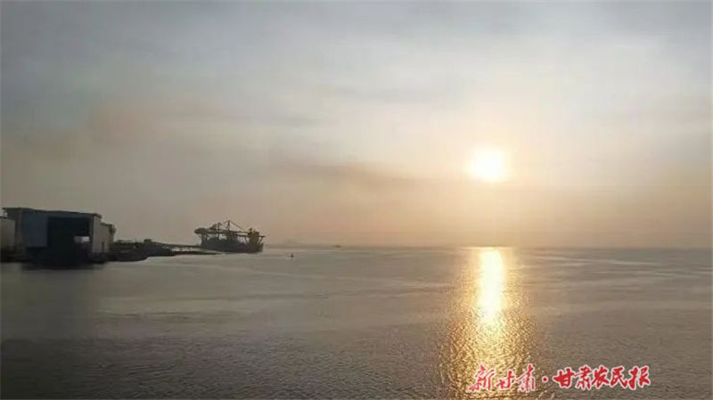 農(nóng)民尋夢(mèng)出大海——記金昌海員王家合