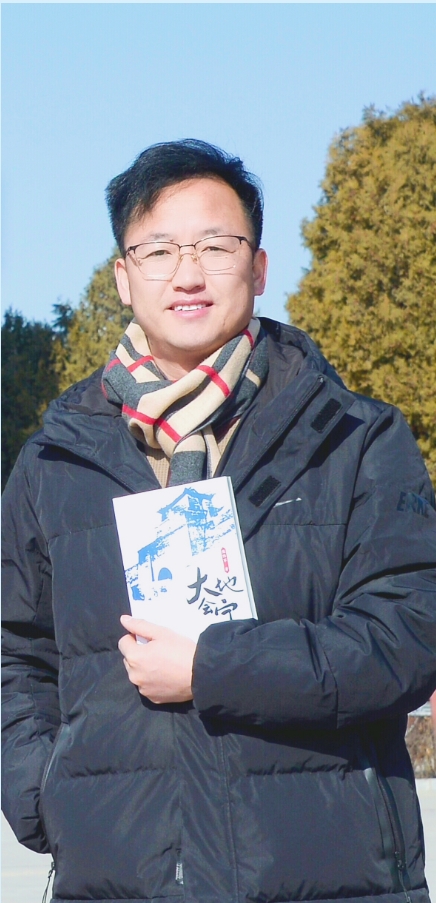 會寧本土作家張偉軍“還愿之書”《大地會寧》出版發(fā)行
