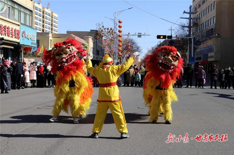 民勤：秧歌社火“鬧”出幸福年