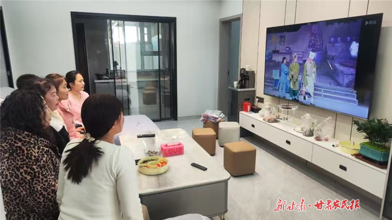 金塔縣：同看一部戲 共育好家風(fēng)