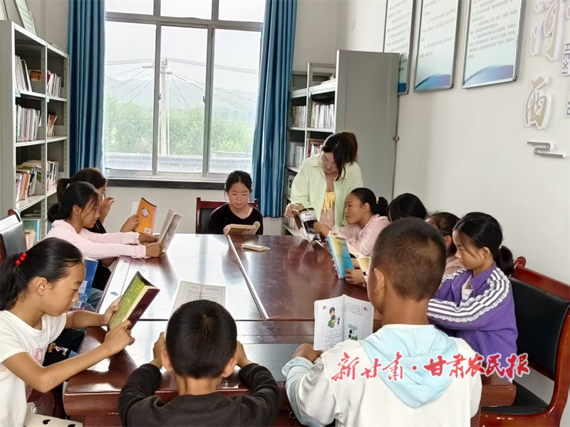 華亭：農(nóng)家書屋變“暑期課堂”