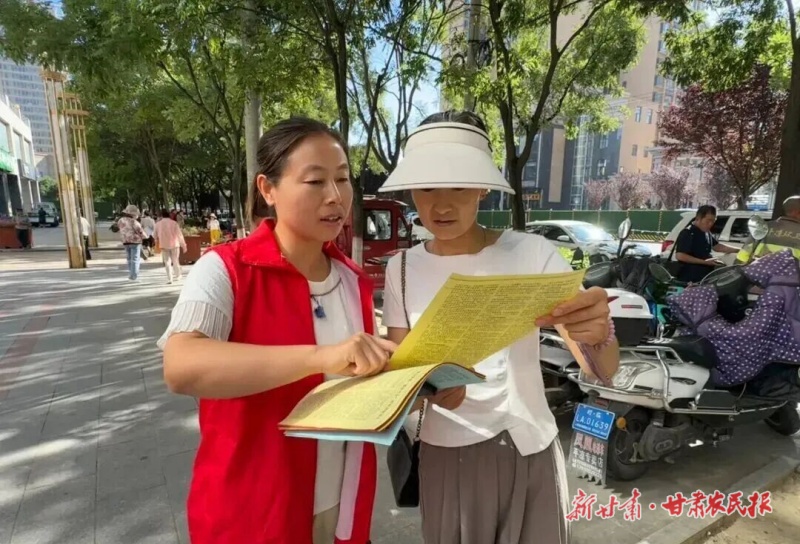 崆峒 舊俗“退” 新風(fēng)“來(lái)”——豐收路社區(qū)扎實(shí)開(kāi)展移風(fēng)易俗宣傳工作

