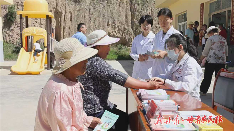 五“YI”融實踐 文明潤?quán)l(xiāng)野——隴西縣德興鄉(xiāng)“幸福YI站”打通“最后一公里”